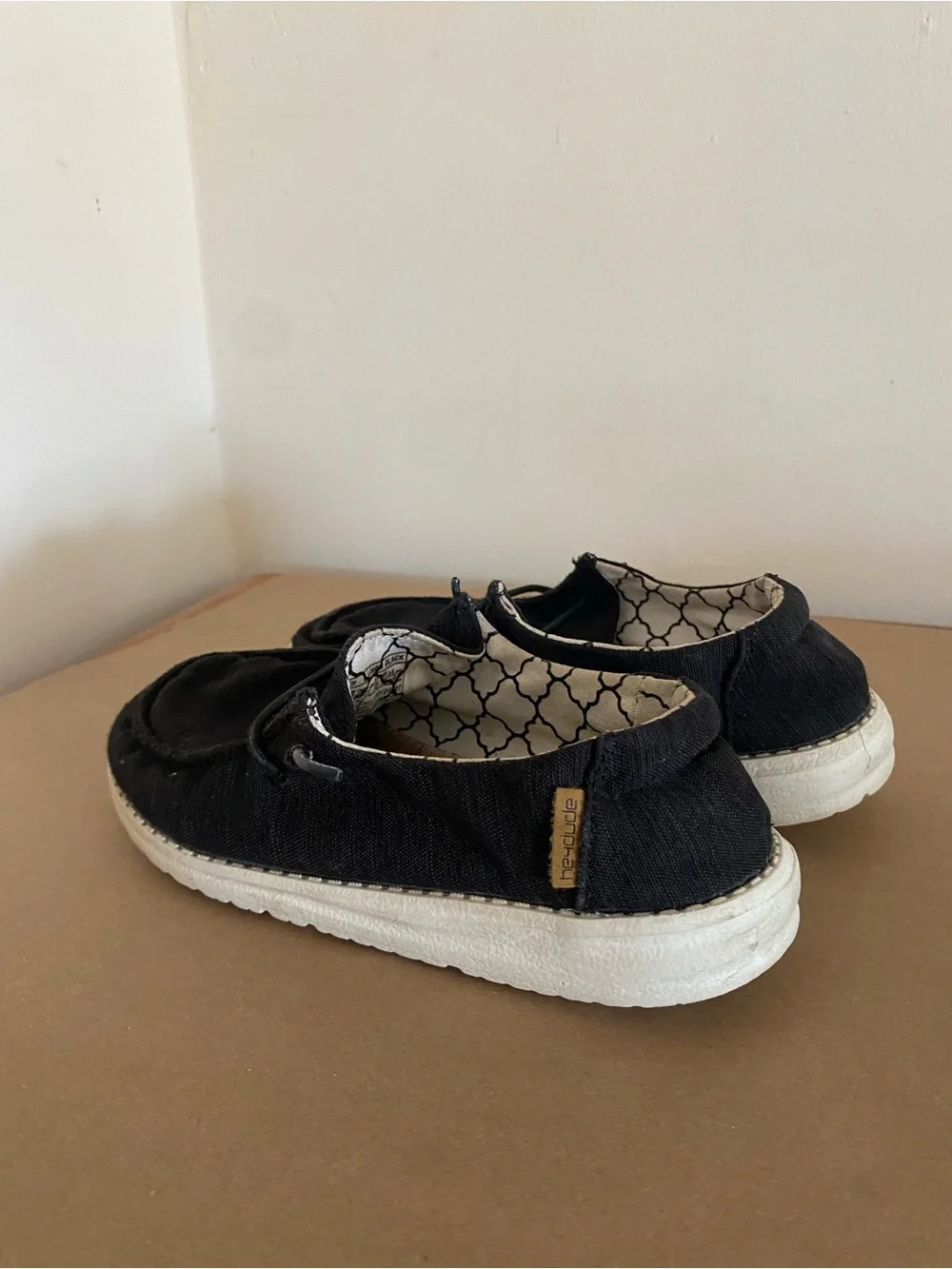 Hey dude Wendy Youth linen black size 13 kids slip on shoes girls